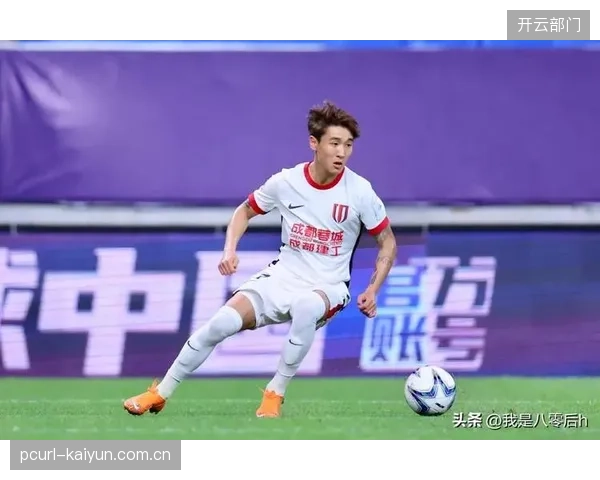 成都蓉城凭借高效的整体战术执行力，队史首次加冕中超半程冠军。